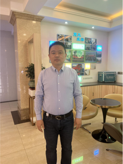 銷售之星袁燦：勇往直前，譜寫亮麗業(yè)績篇章